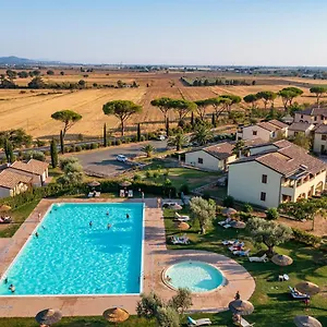 https://le-corti-di-montepitti.it-tuscanyhotel.com